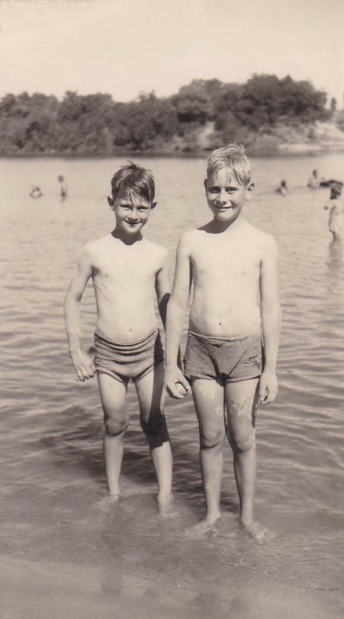 Silwerstrand 1947or8 L t R Charles Torrance and Malcolm North. Silwerstrand 1947or8 L t R Charles Torrance and Malcolm North