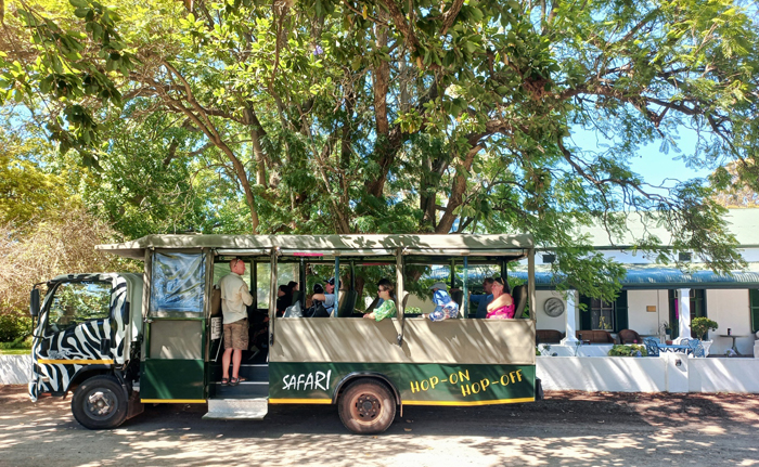 Wine-Valley-Safari-bus
